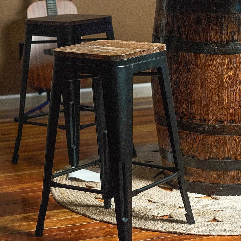Special offer: Deluxe Whiskey Barrel Pub Table With 4 Stools